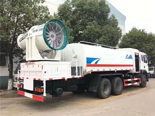 抑塵車霧炮車噴的是什么？灑在身上怎么辦？